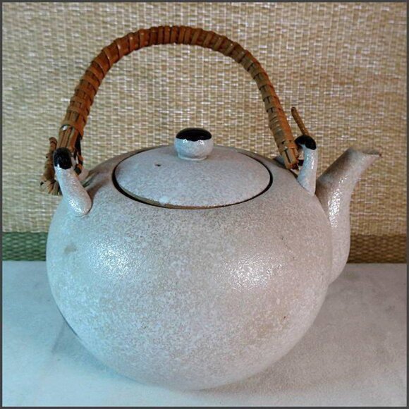 1970s Japanese Vintage Pottery Tea Pot w Bamboo Handle - Picture 4 of 7